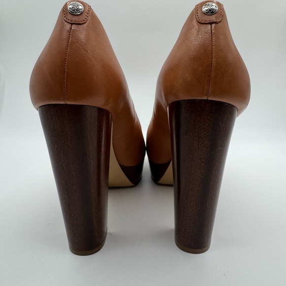 Guess Elegant Tan Leather Women's Pumps size 9.5 - Picture 3 of 12